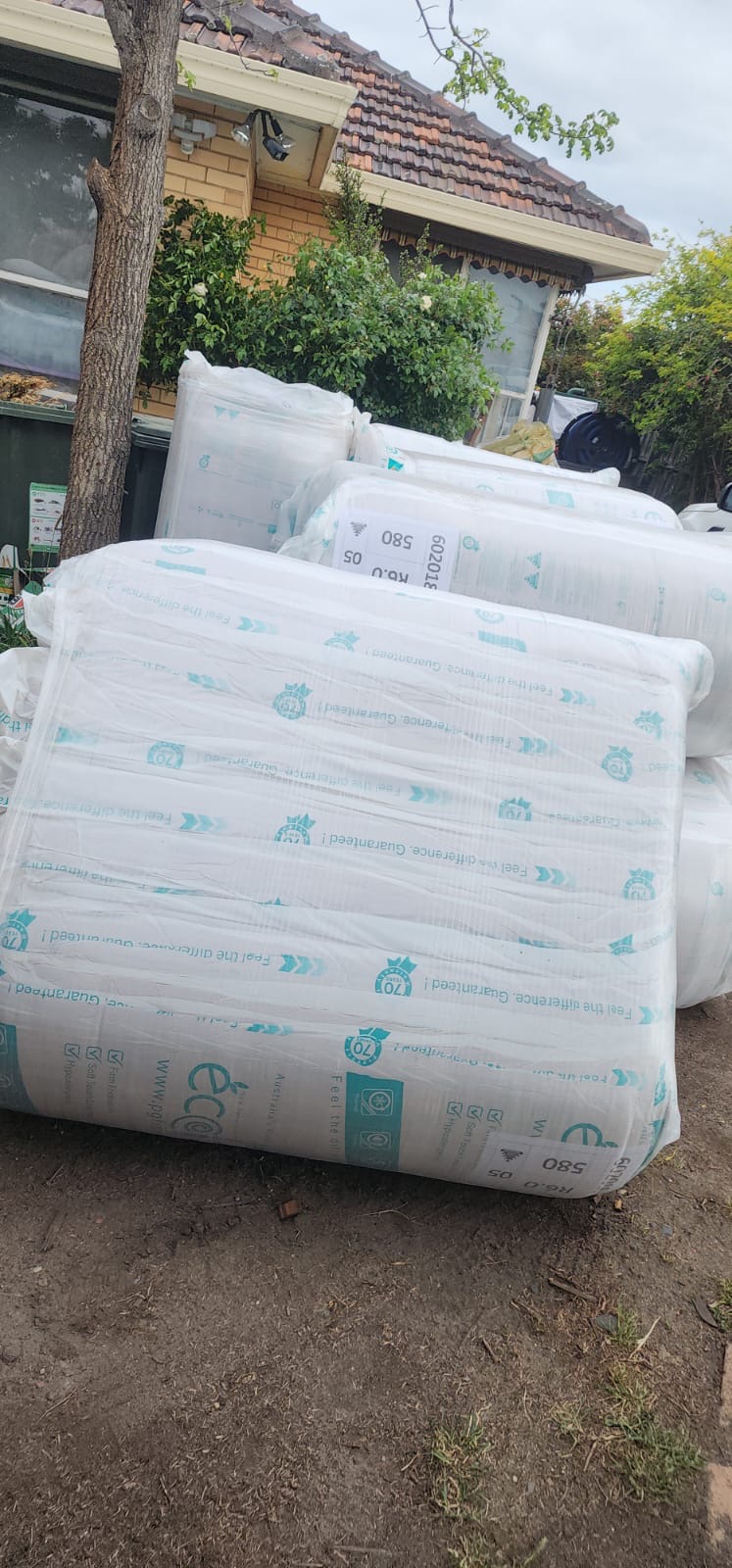 Premium R6.0 insulation batts supplied to Camberwell job site by FreshDuct