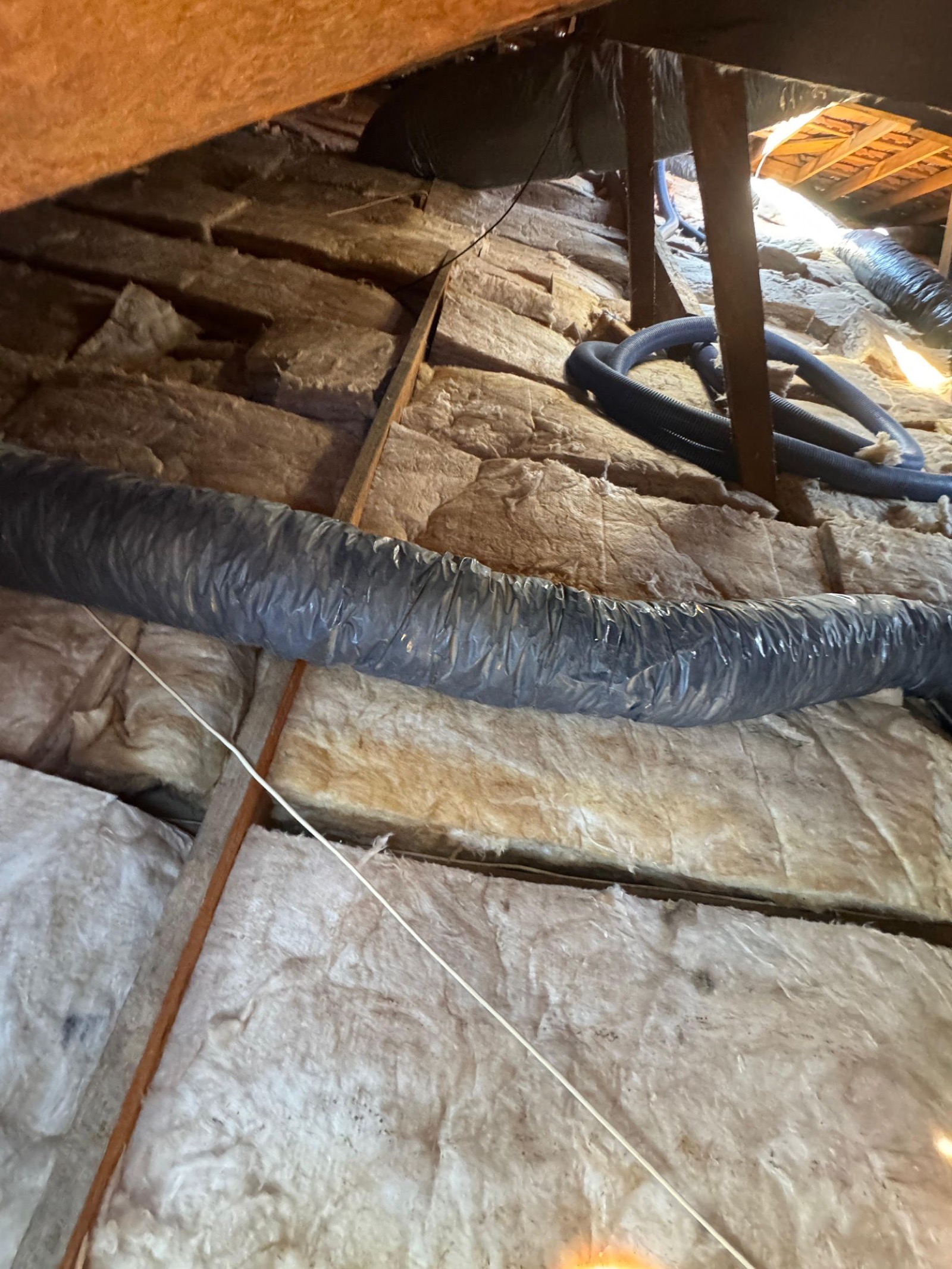 New R6 insulation batts installed in Doncaster East